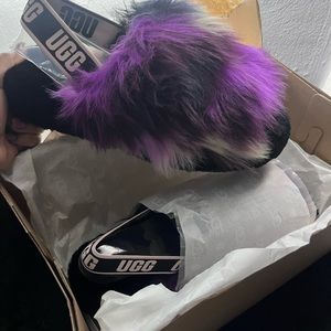 Women’s size 11 ugg yeah slides muticolored.